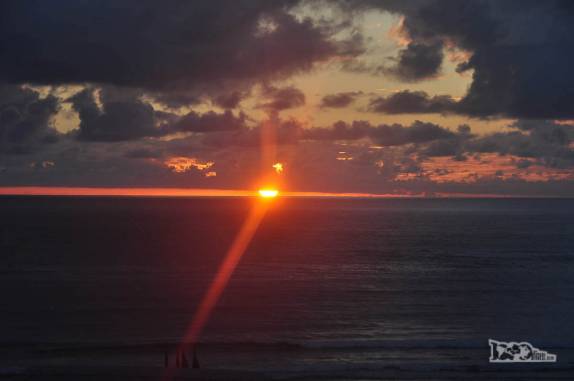 O sol nasce na Punta del Diablo, no litoral do Uruguai